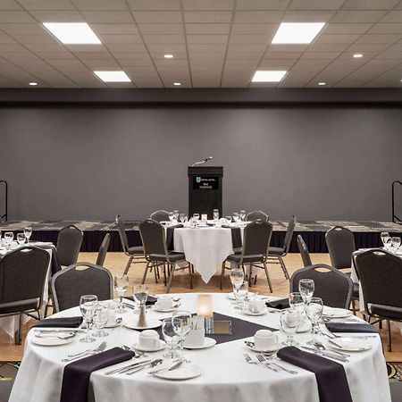 Royal Hotel West Edmonton, Trademark Collection By Wyndham Exterior photo