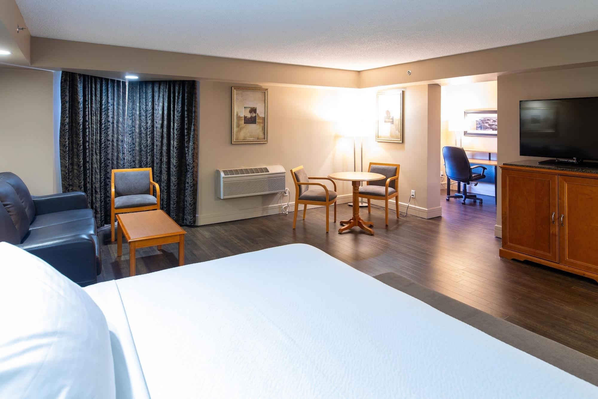 Royal Hotel West Edmonton, Trademark Collection By Wyndham Exterior photo