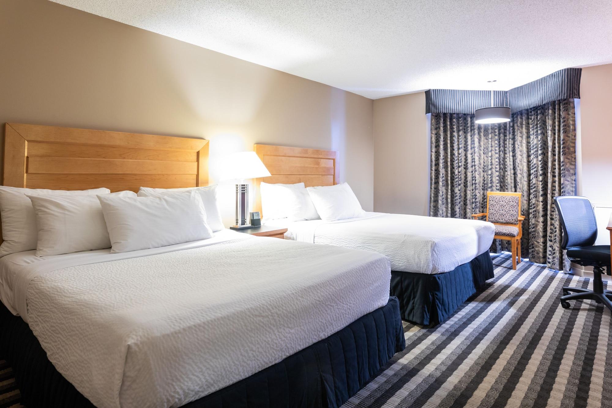 Royal Hotel West Edmonton, Trademark Collection By Wyndham Exterior photo