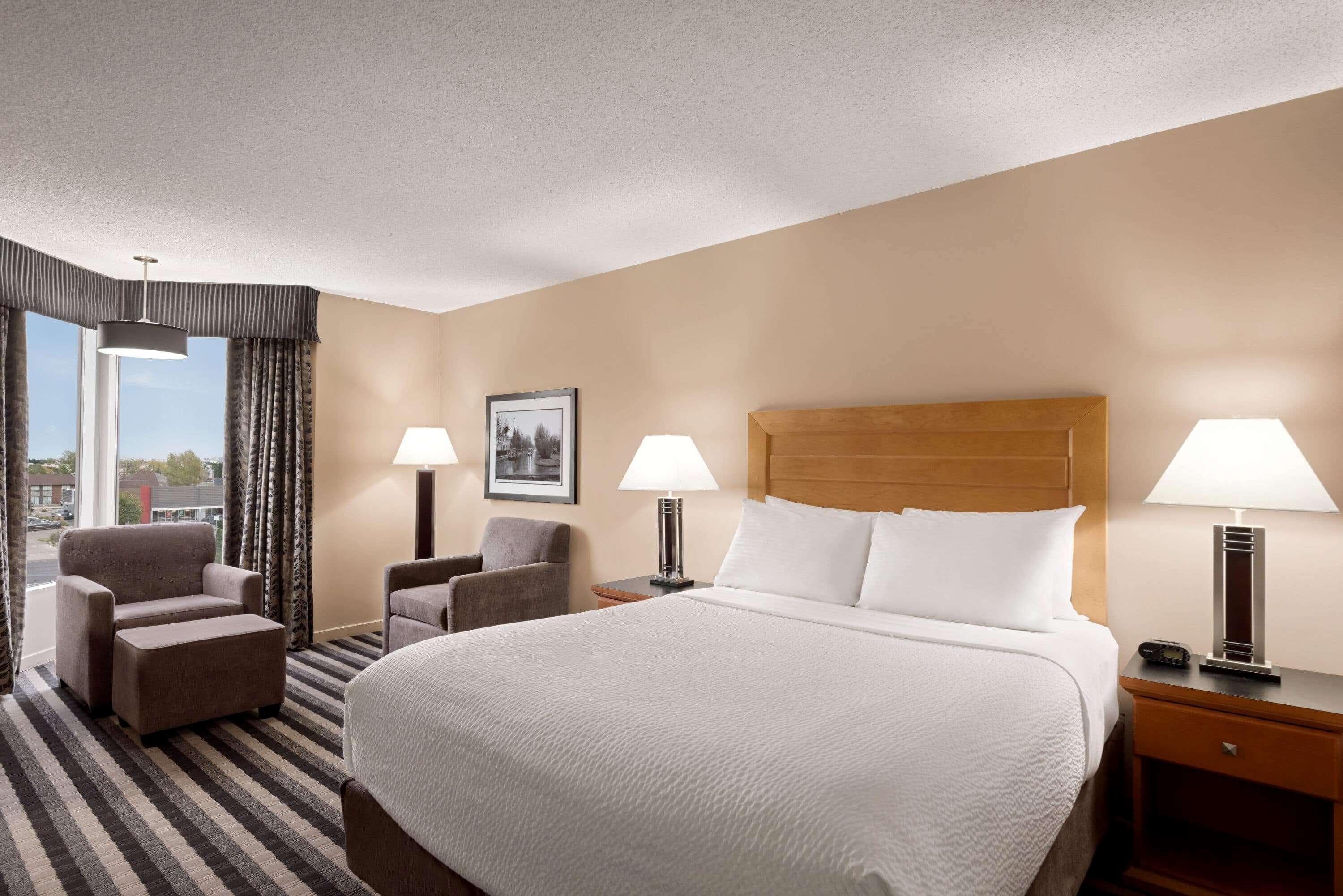 Royal Hotel West Edmonton, Trademark Collection By Wyndham Exterior photo