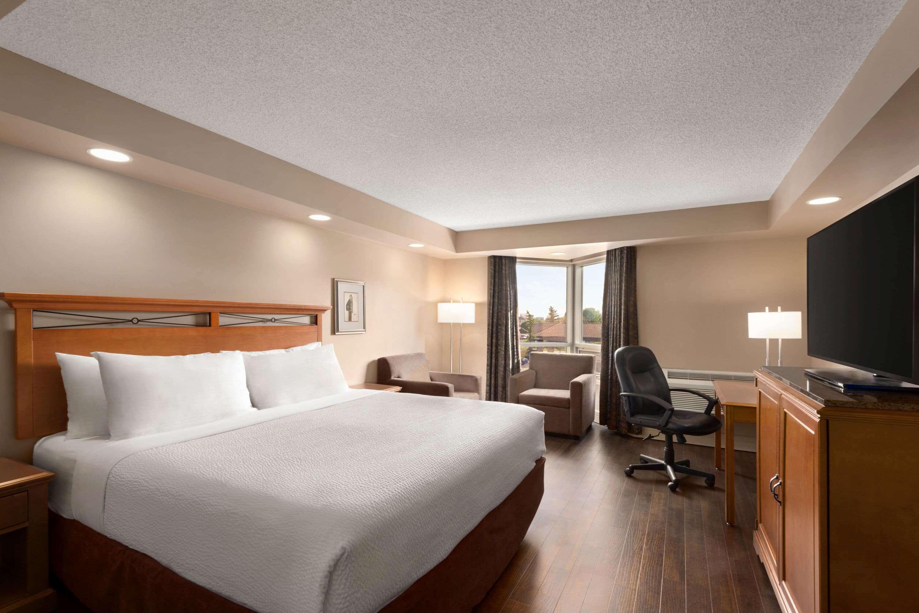 Royal Hotel West Edmonton, Trademark Collection By Wyndham Exterior photo