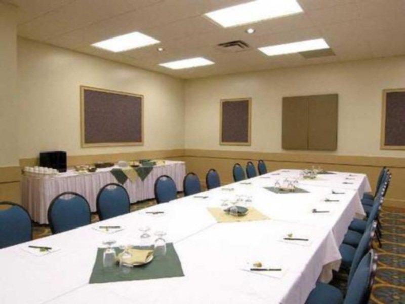 Royal Hotel West Edmonton, Trademark Collection By Wyndham Facilities photo